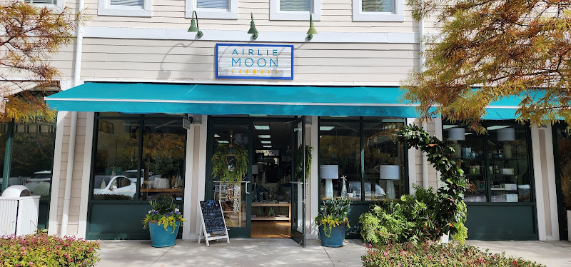 Airlie Moon