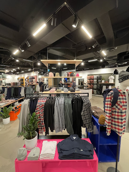 Herschel Supply | Eaton Centre