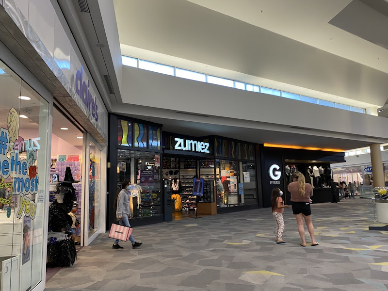 Zumiez