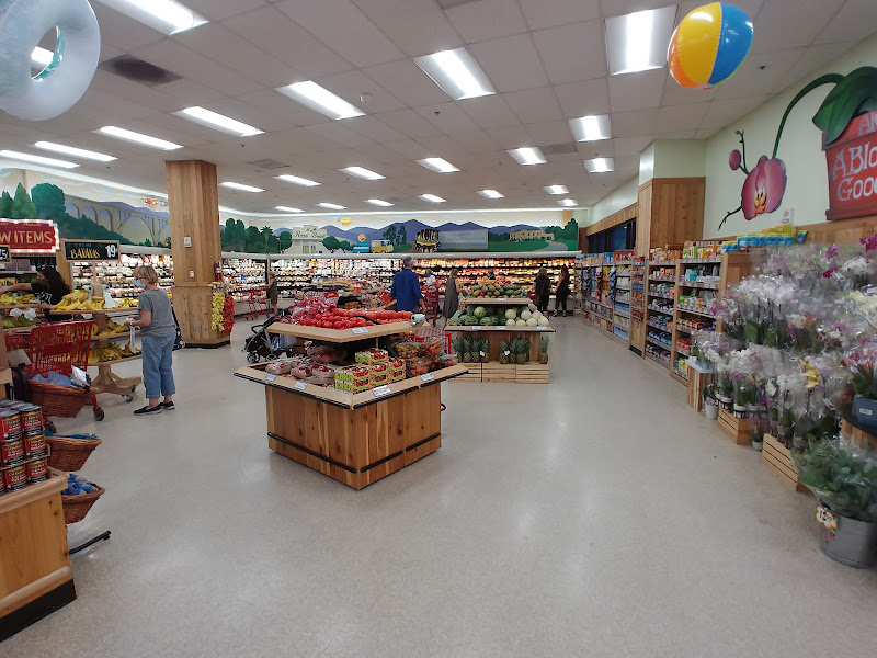 The Shops On Lake Avenue