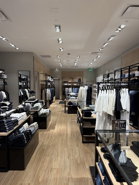 BOSS Shop - Saks Shop - Indianapolis