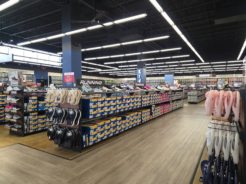 SKECHERS Warehouse Outlet