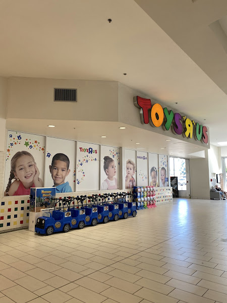 Woodgrove Mall Entry 1