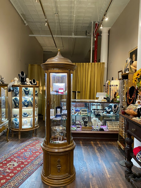 Pippin Vintage Jewelry