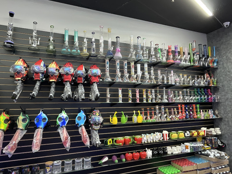 365 Tobacco & Vape / cigars/ kratom / hookahs