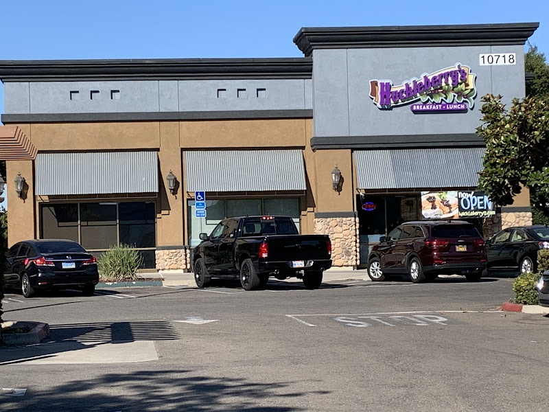 Huckleberry's Breakfast & Lunch