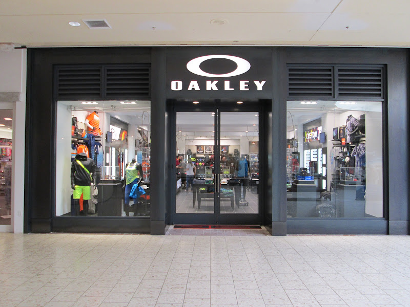 OAKLEY