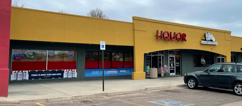 BLUFFS WINE AND LIQUOR