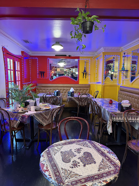 Tous Cafe Bistro