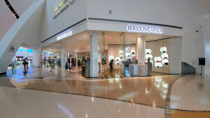 BALENCIAGA