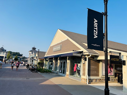Woodbury Common Premium Outlets Food Pavilion