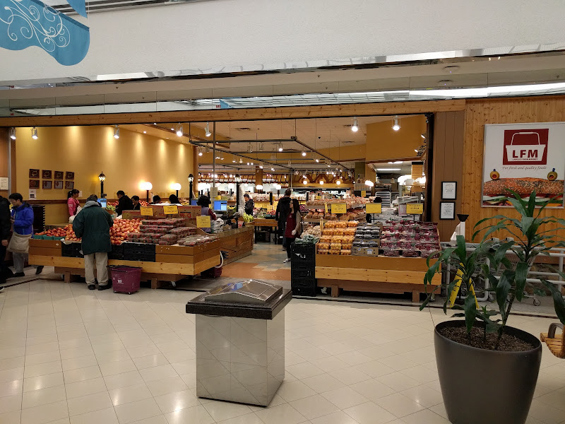 Langley Farm Market