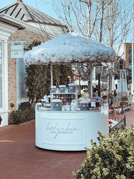Holy Chic Los Angeles Pop Up at Palisades Village