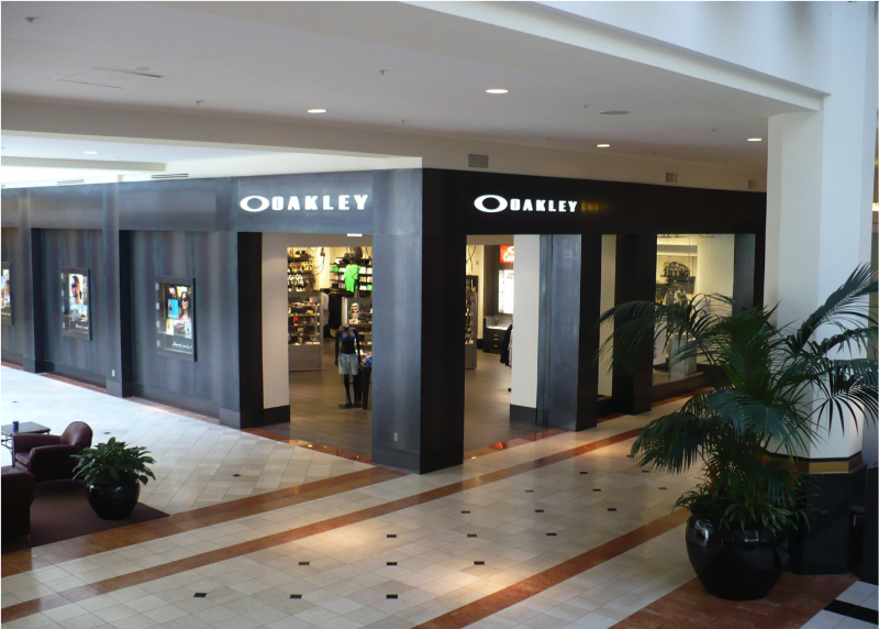 OAKLEY
