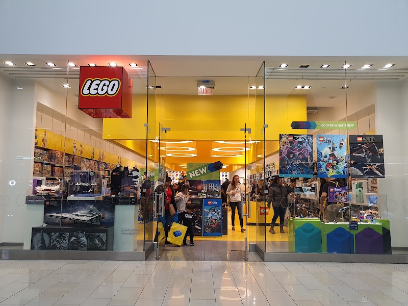 The LEGO® Store Glendale Galleria