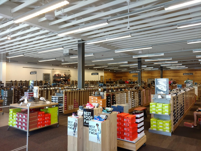 DSW Designer Shoe Warehouse