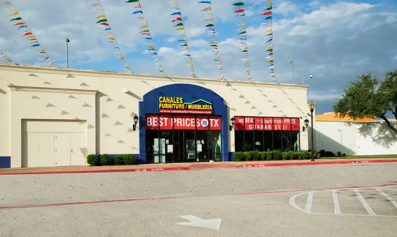 Canales Furniture / Mueblería Fort Worth