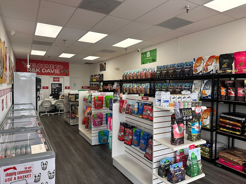 Raw and Kibble Davie Pet supply store