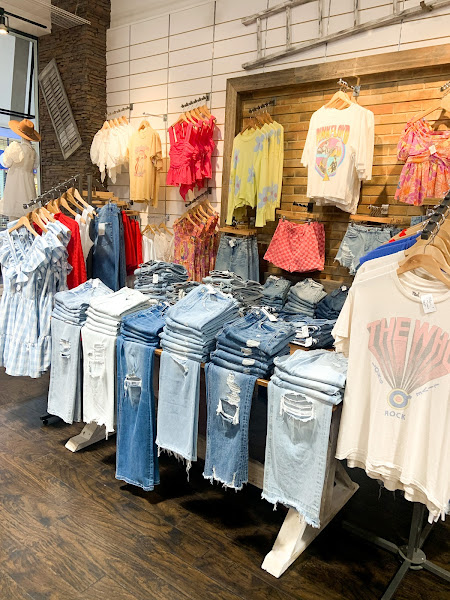 Trinkets Boutique Fayetteville