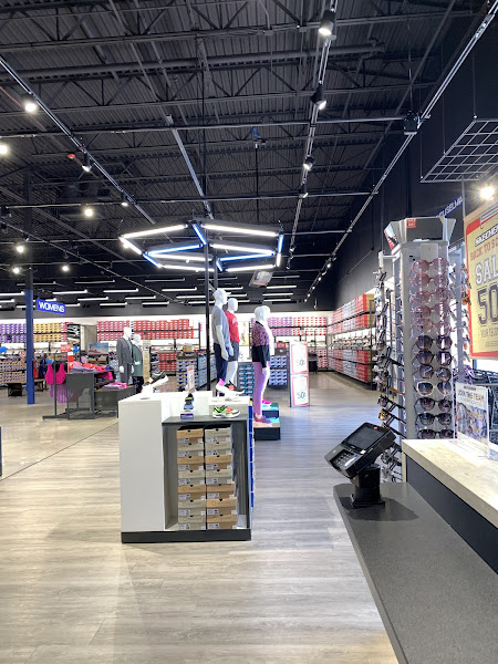 SKECHERS Warehouse Outlet