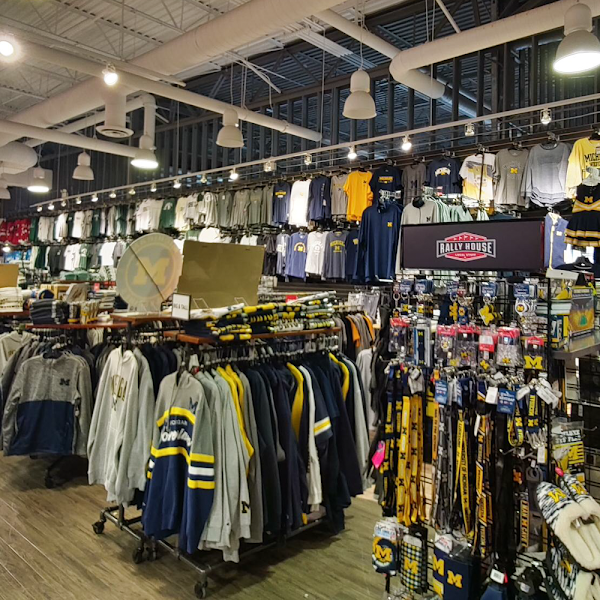 Rally House Great Lakes Crossing Outlets