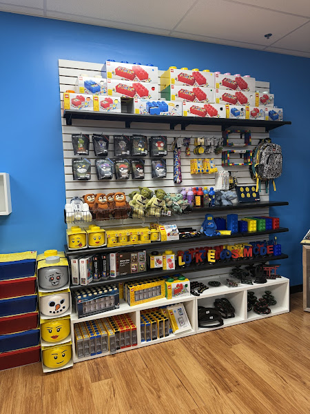 Bricks & Minifigs
