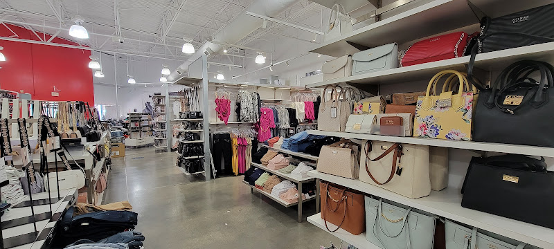GUESS Factory