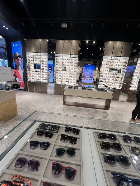 Sunglass Hut