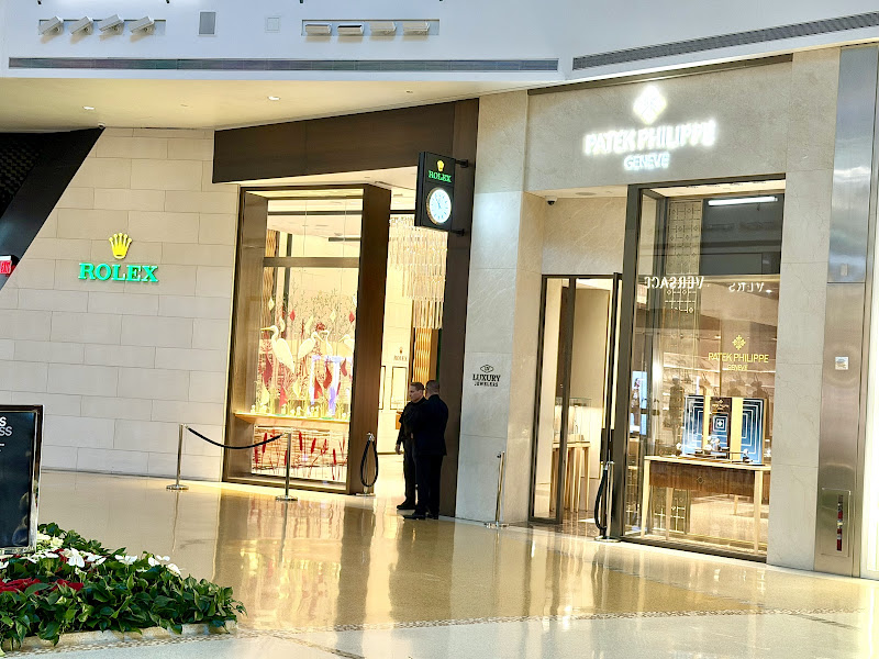 Patek Philippe-Presented by LV Luxury Jewelers