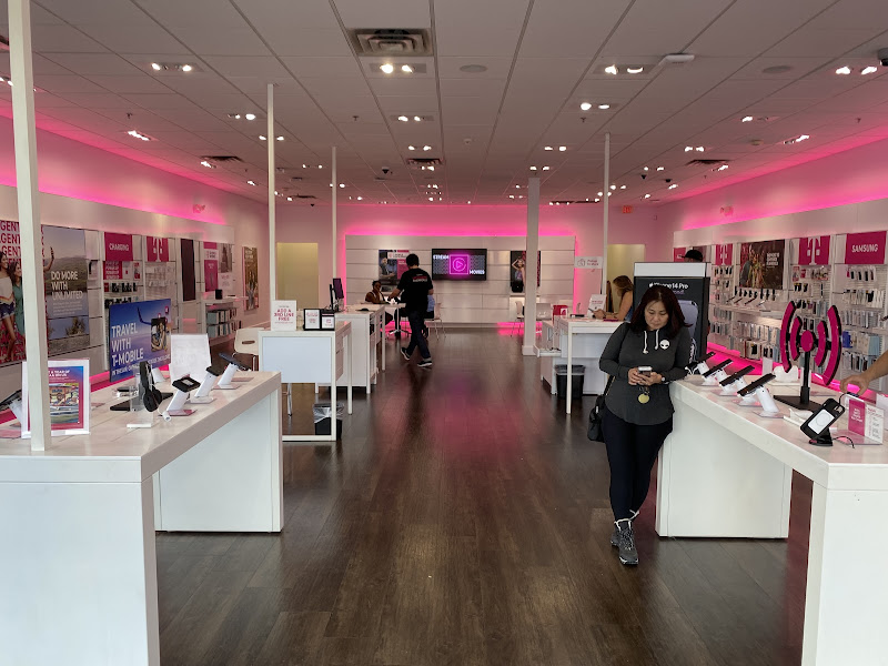 T-Mobile Experience Store