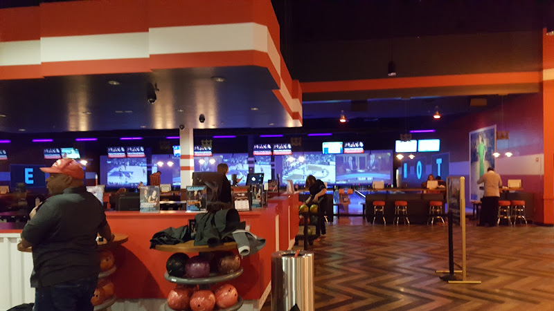 Lucky Strike Algonquin