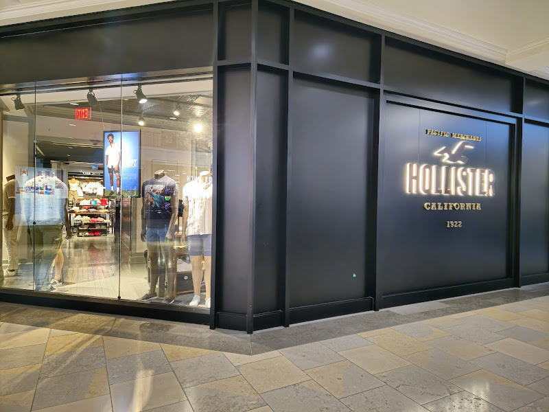 Hollister Co.