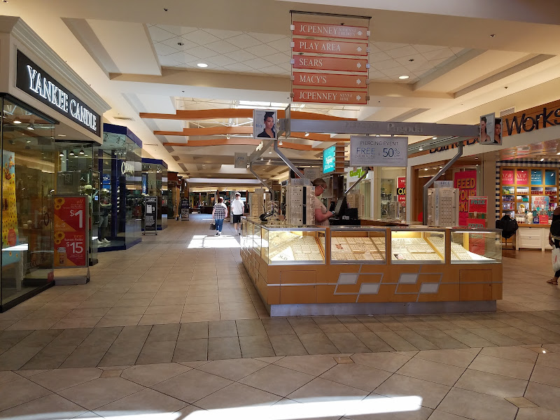 Round1 Bowling & Arcade South Hill Mall