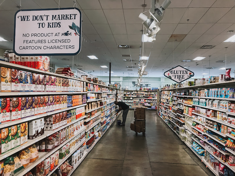 MOM's Organic Market