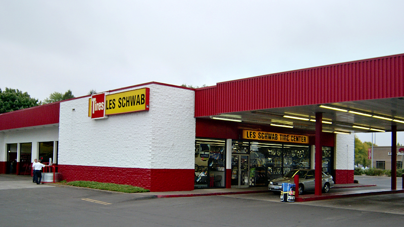 Les Schwab Tire Center