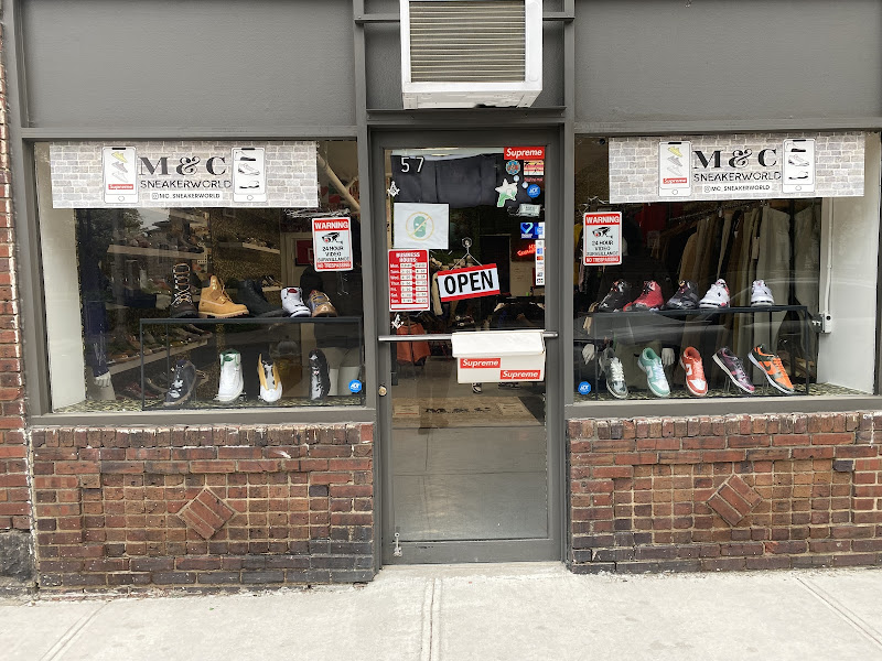 M&C SNEAKERWORLD