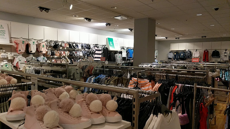 H&M
