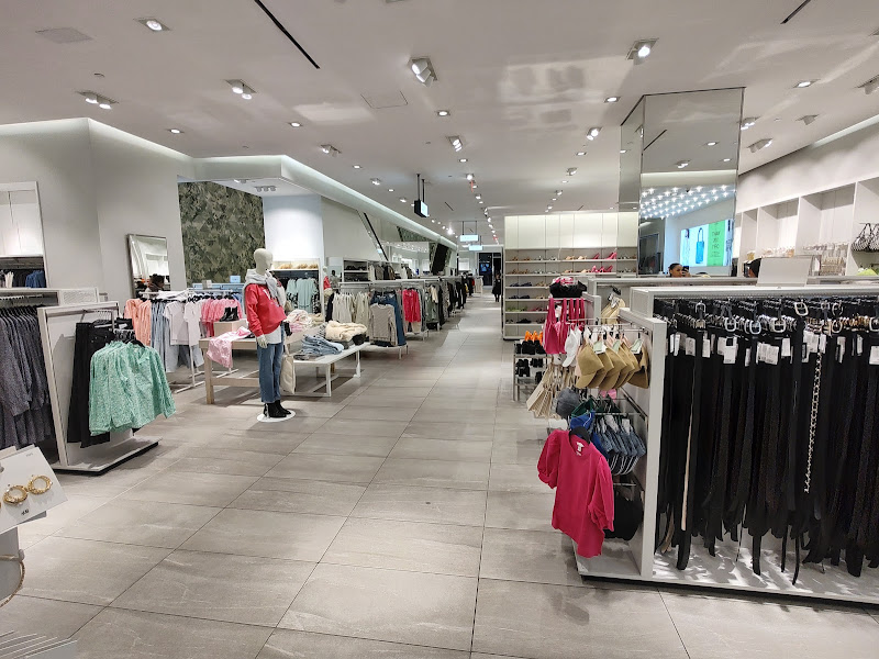 H&M