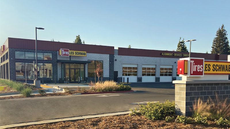 Les Schwab Tire Center
