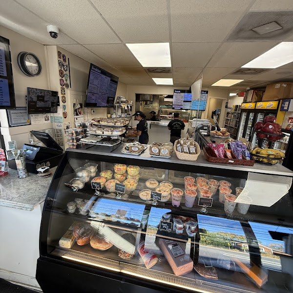 Pauli's Deli & Bagels