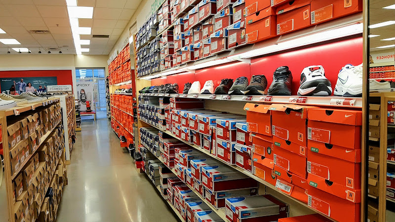 Famous Footwear Outlet