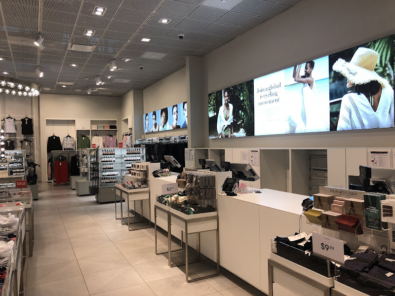 H&M