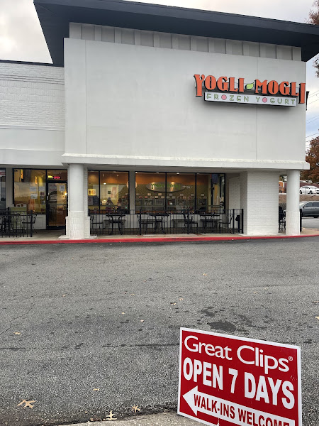 Yogli Mogli Frozen Yogurt
