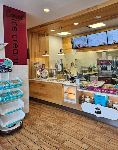 Auntie Anne's/Cinnabon/Carvel