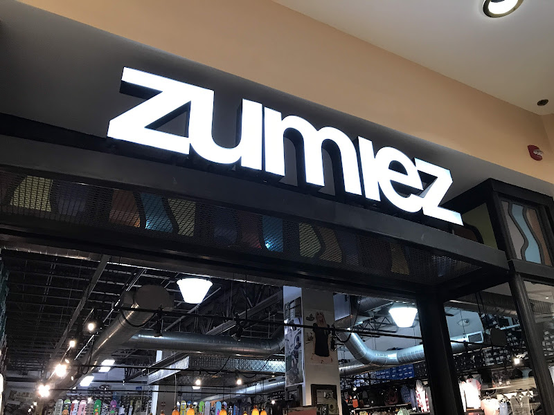 Zumiez