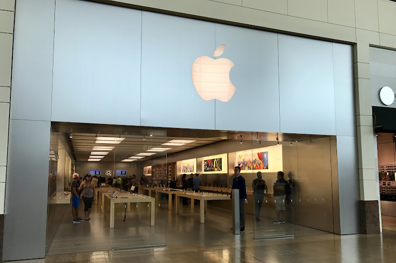 Apple First Colony Mall