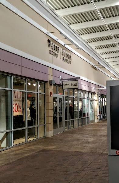White House/Black Market Outlet