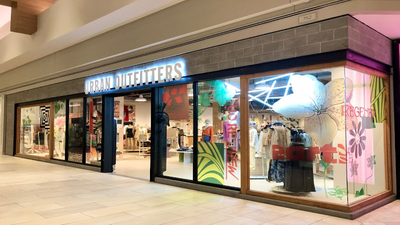 URBAN OUTFITTERS