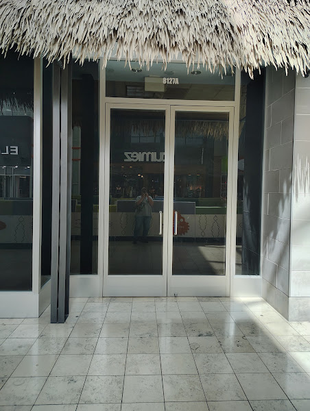 Sunglass Hut