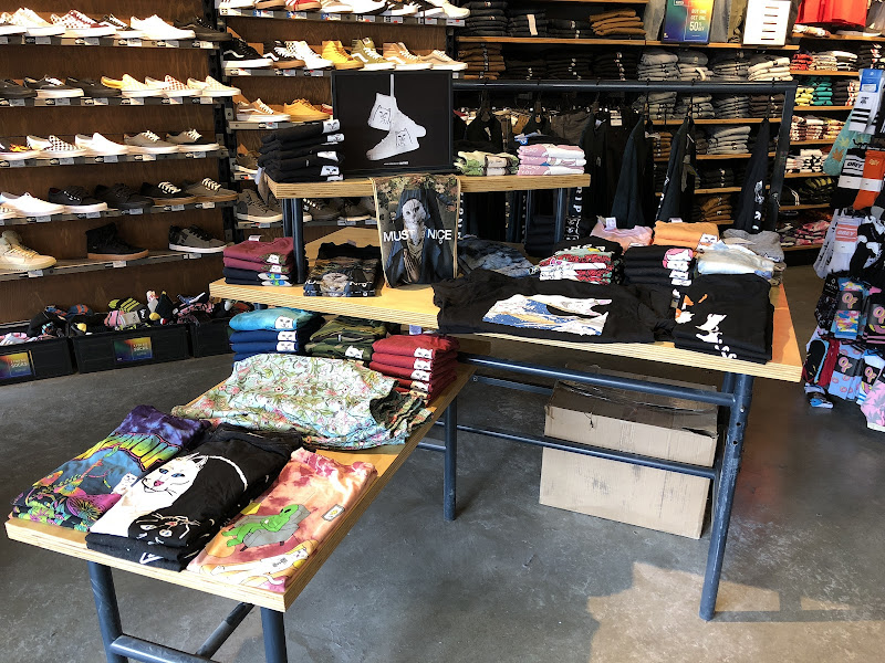 Zumiez
